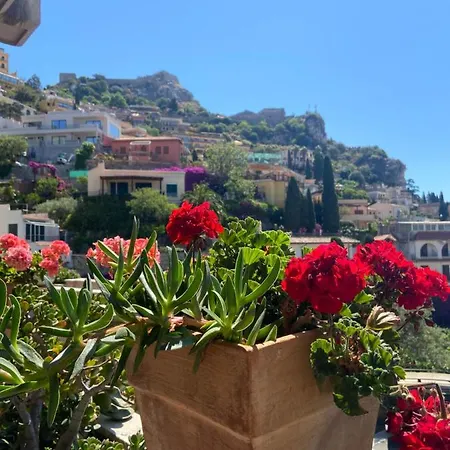 Centaurea With Private Parking Taormina