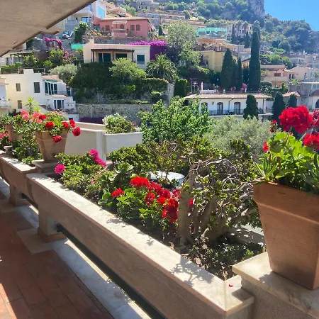 Centaurea With Private Parking Taormina